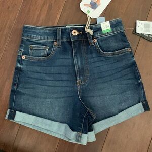 NWT Women’s Shorts Stretch Jeans Curvy High Rise